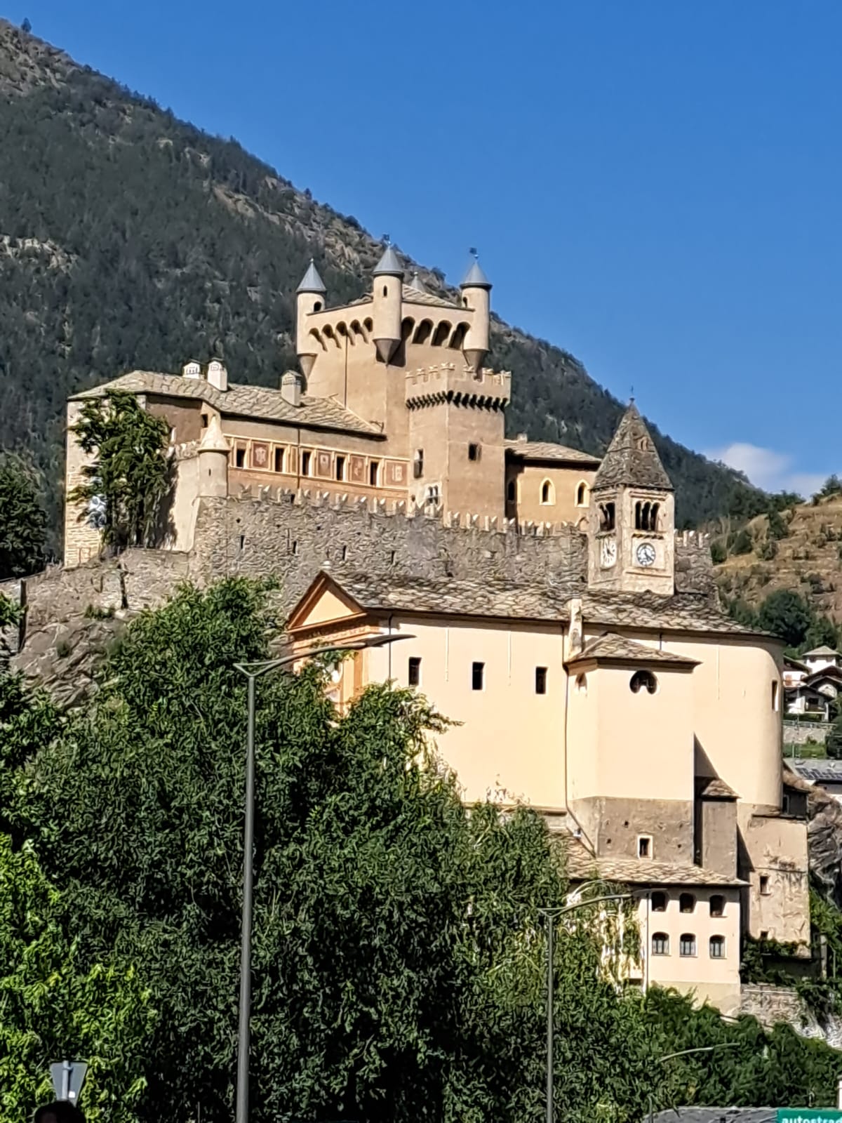 Fénis, l’incanto di un castello